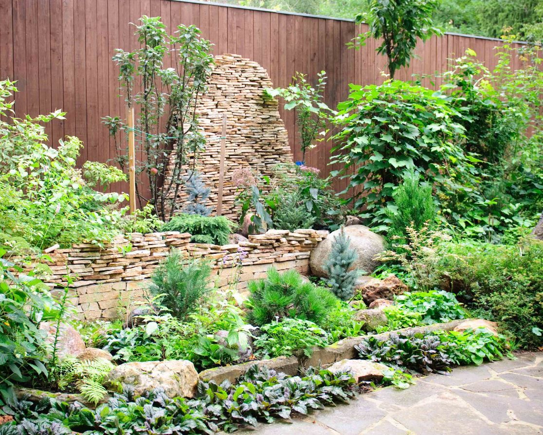 Каменистый сад у Мещерского парка